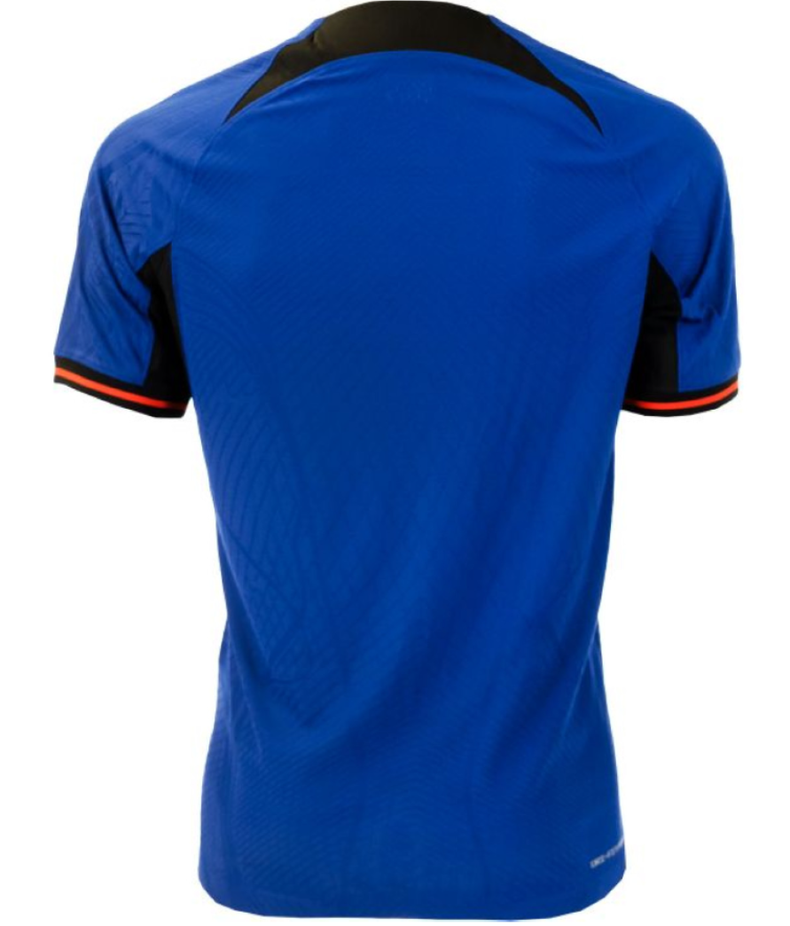 Achterkant van het nieuwe uitshirt Nederlands elftal